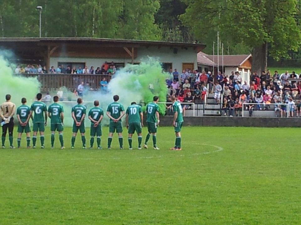 Pyroaktion beim Derby